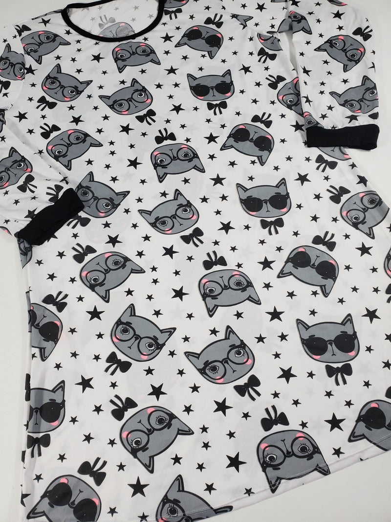 Relax white Women's nightgown black trim black kittens theme long sleeves - Princess Pajamas